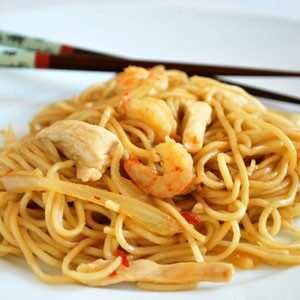 Lee más sobre el artículo Tallarines con tofu a la marinera